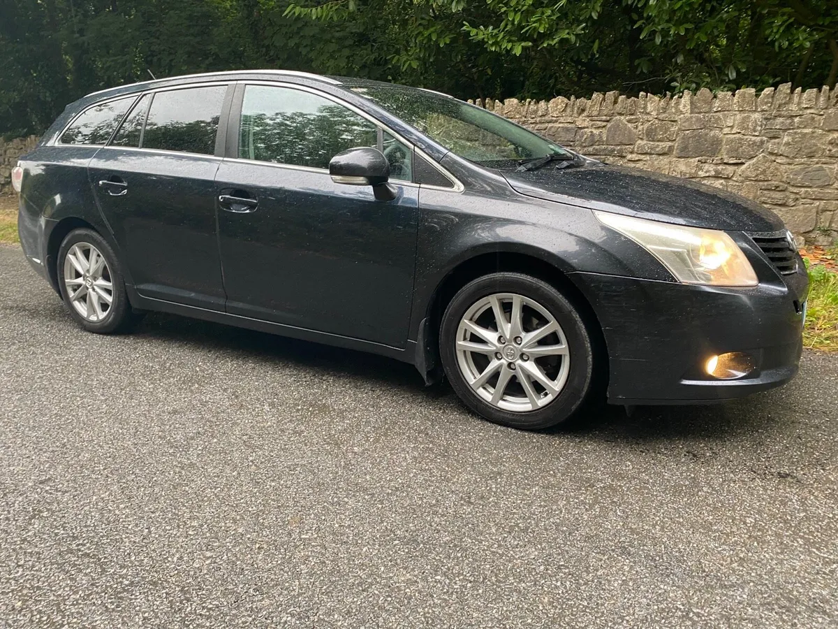 TOYOTA AVENSIS ESTATE MEW NCT NICE DRIVER - Image 1