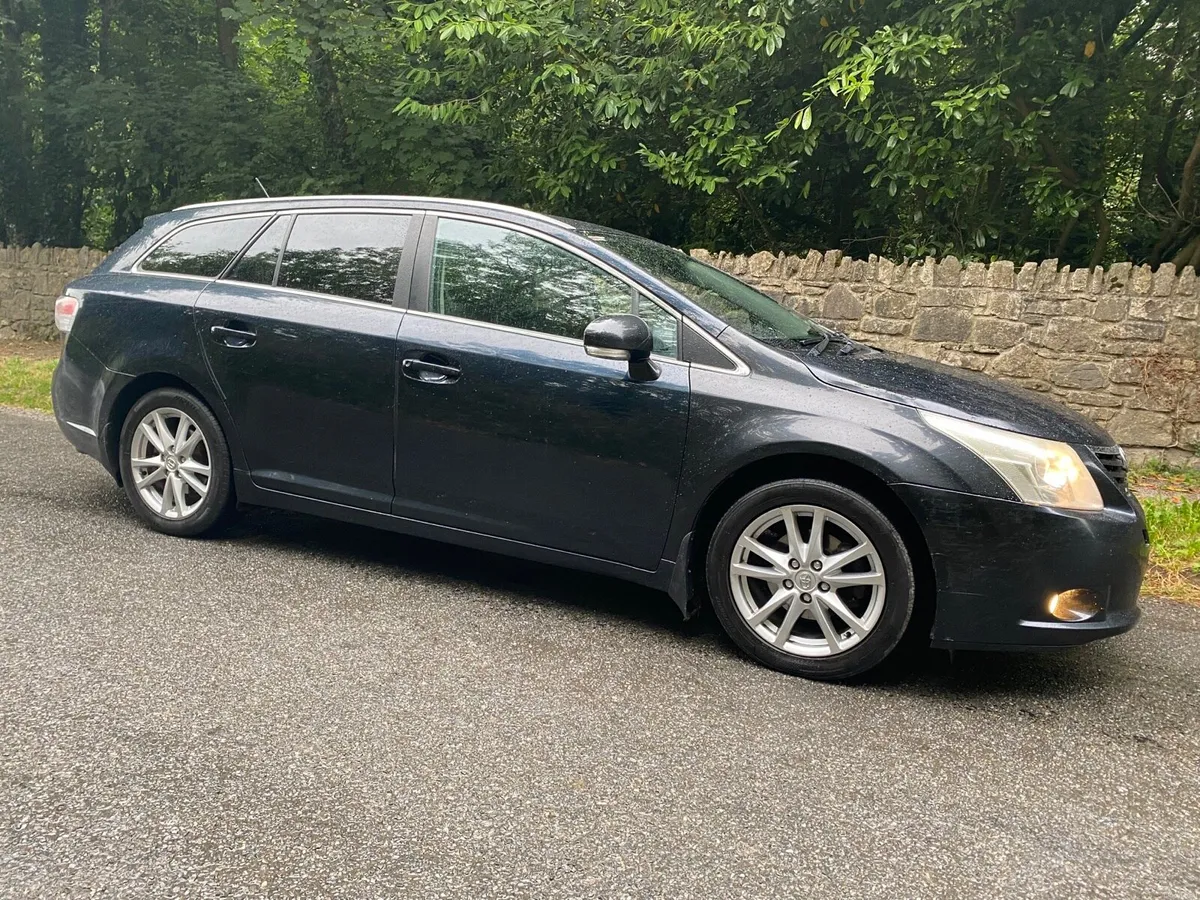 TOYOTA AVENSIS ESTATE MEW NCT NICE DRIVER - Image 4