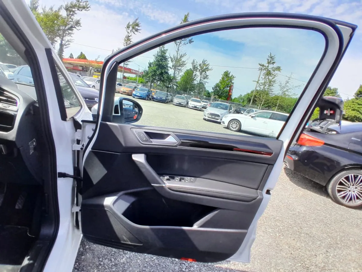 Volkswagen Touran TDI PREMIUM 2.0L Diesel Automati - Image 4