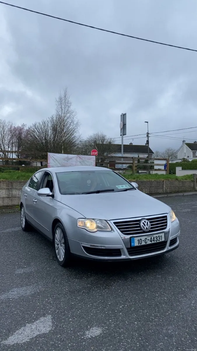 Volkswagen Passat 2010  (NCT 04/27) - Image 1