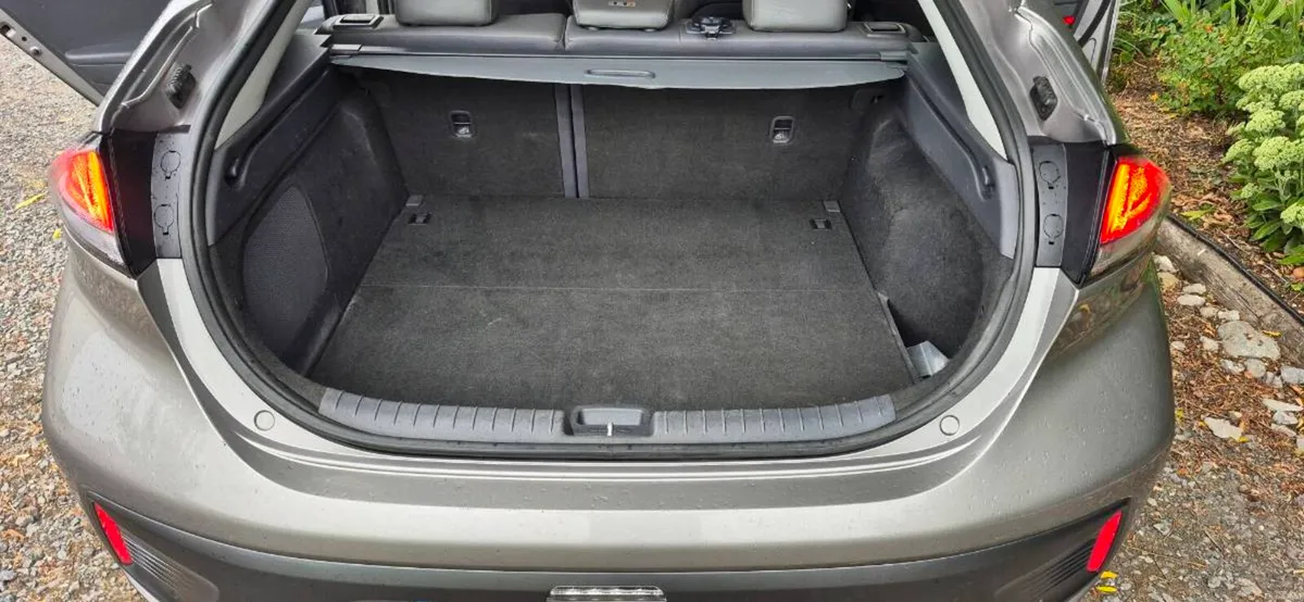 Hyundai Ioniq Premium SE - Image 5
