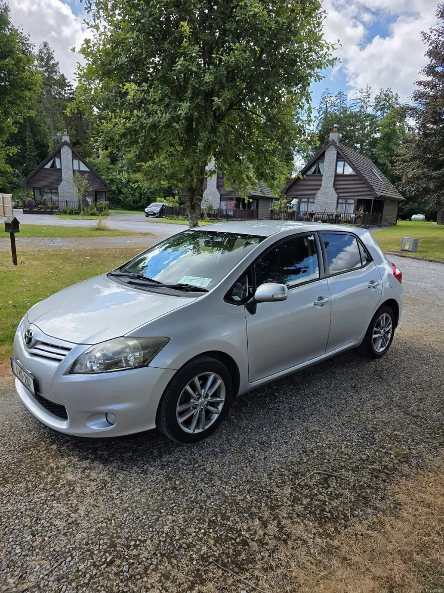 Toyota Auris 2011 - Image 1