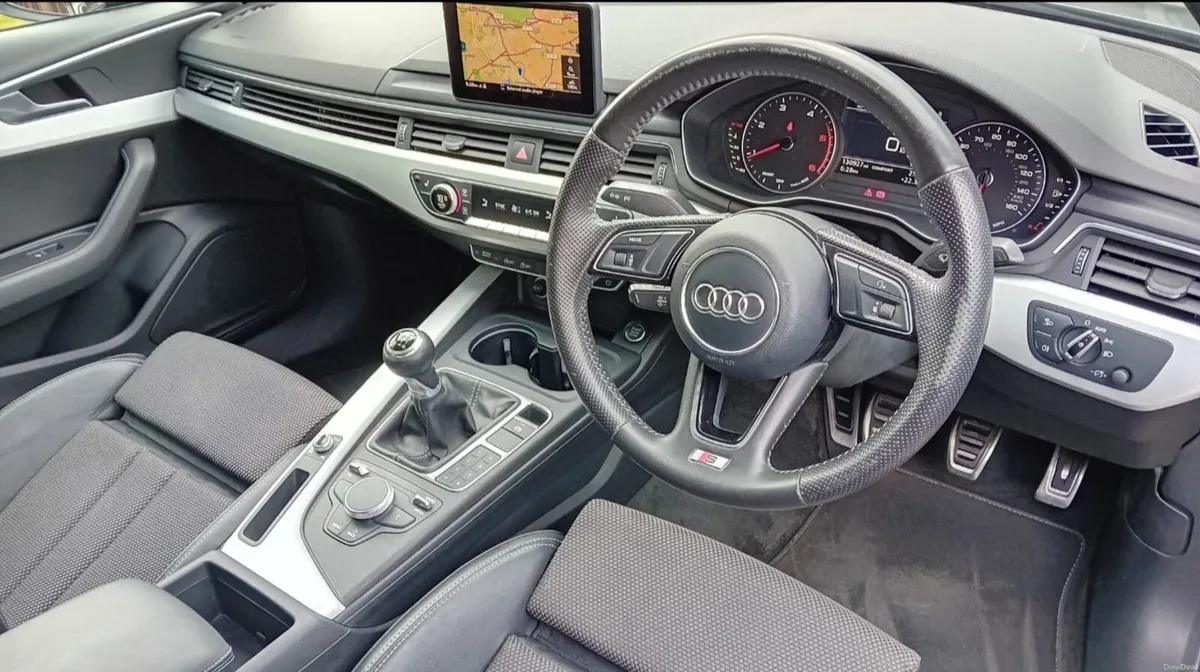 Audi A4 2.0 TDI S Line Black Edition - Image 3