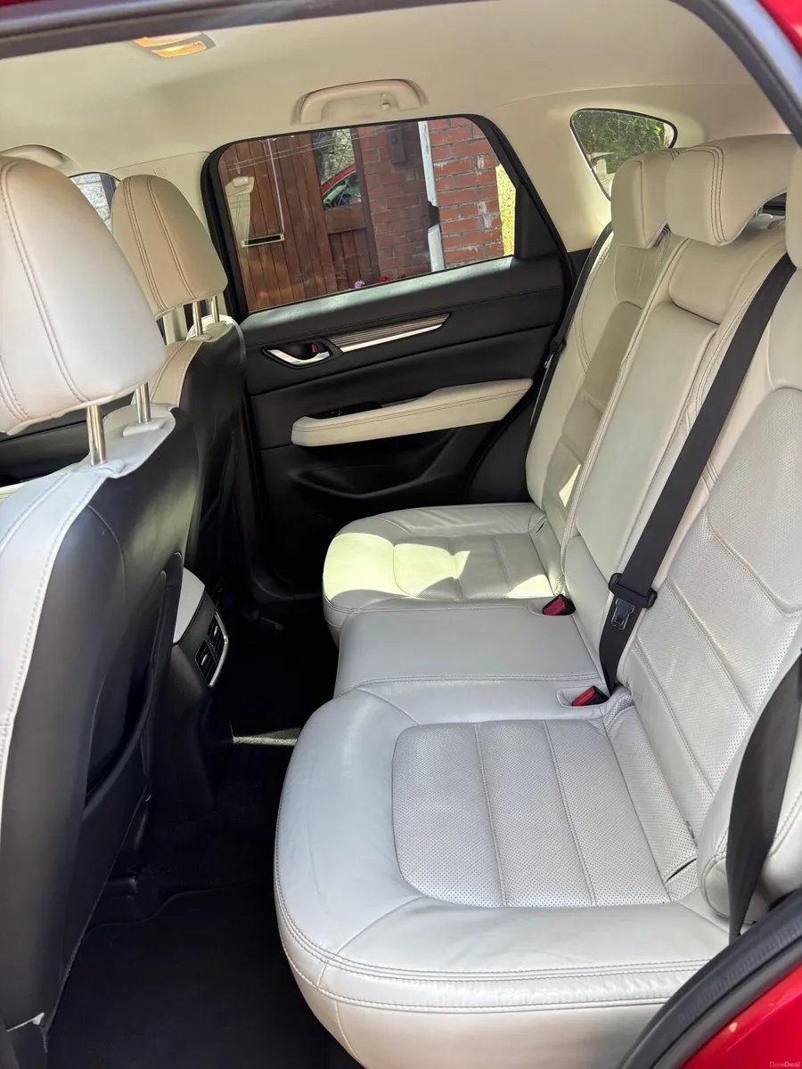 172 Mazda CX-5 2.2D PLATINUM - Image 4