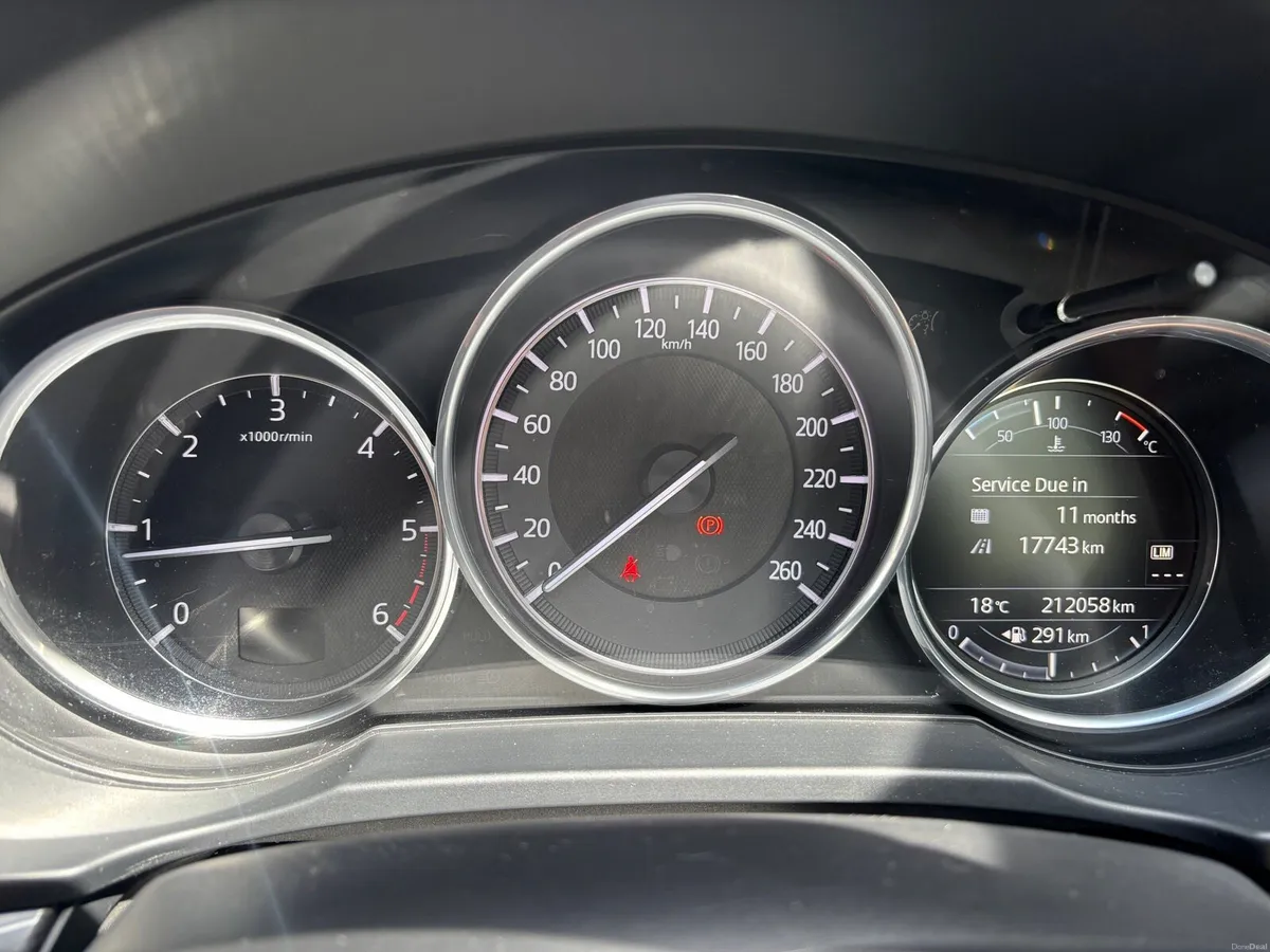 172 Mazda CX-5 2.2D PLATINUM - Image 6