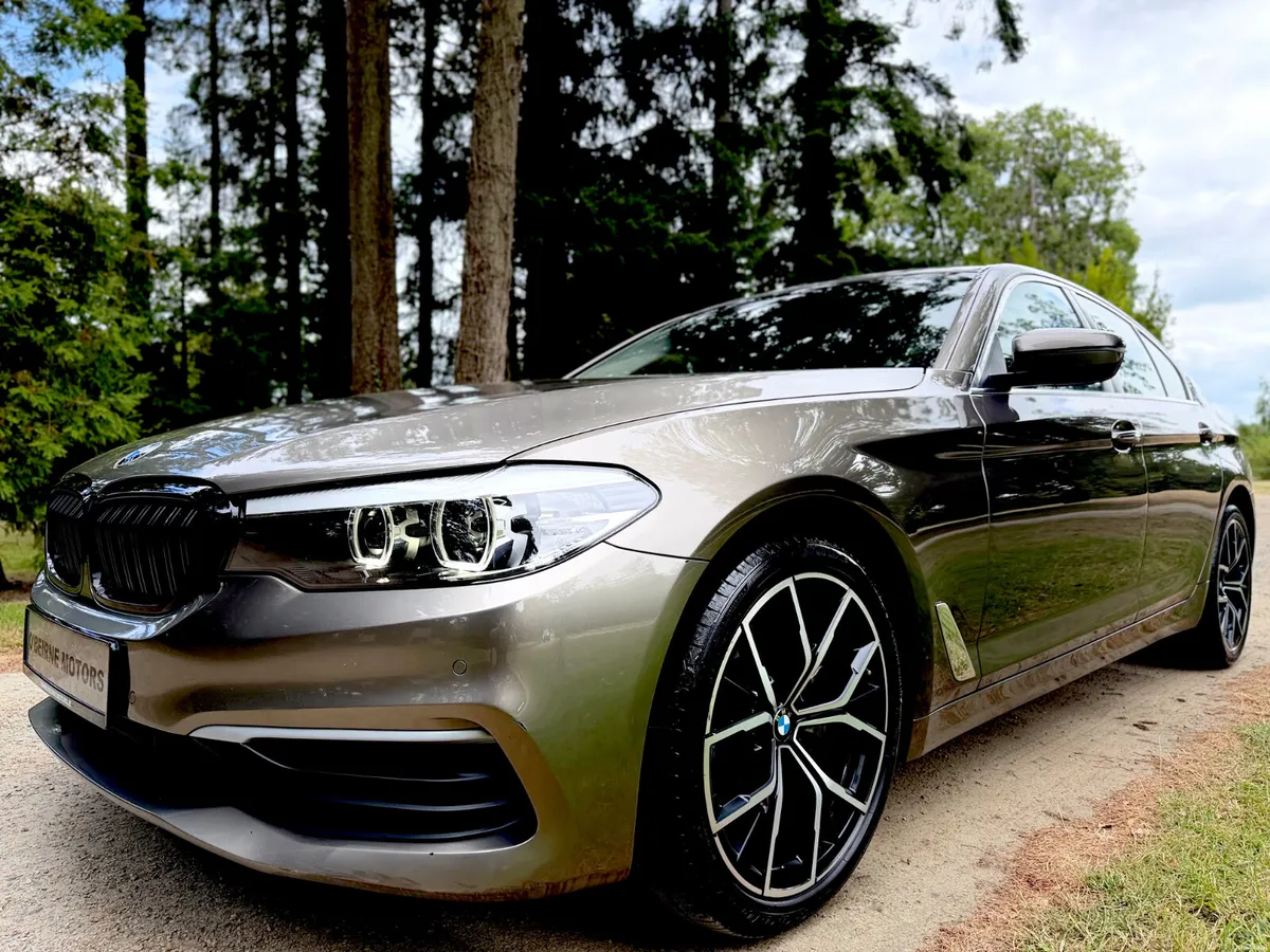 G30 520D SE * RARE COLOUR * - Image 1