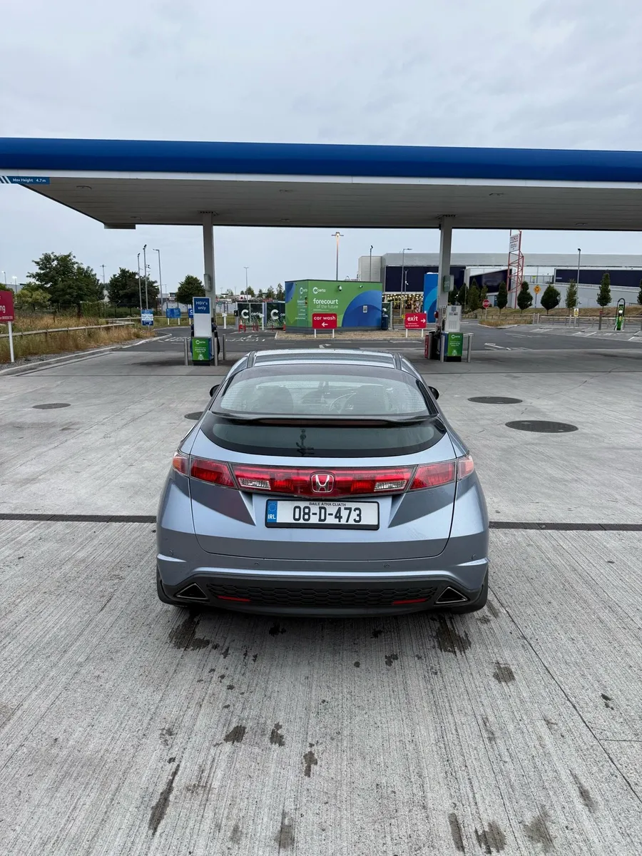 Honda civic 2008 low km/ full service - Image 5