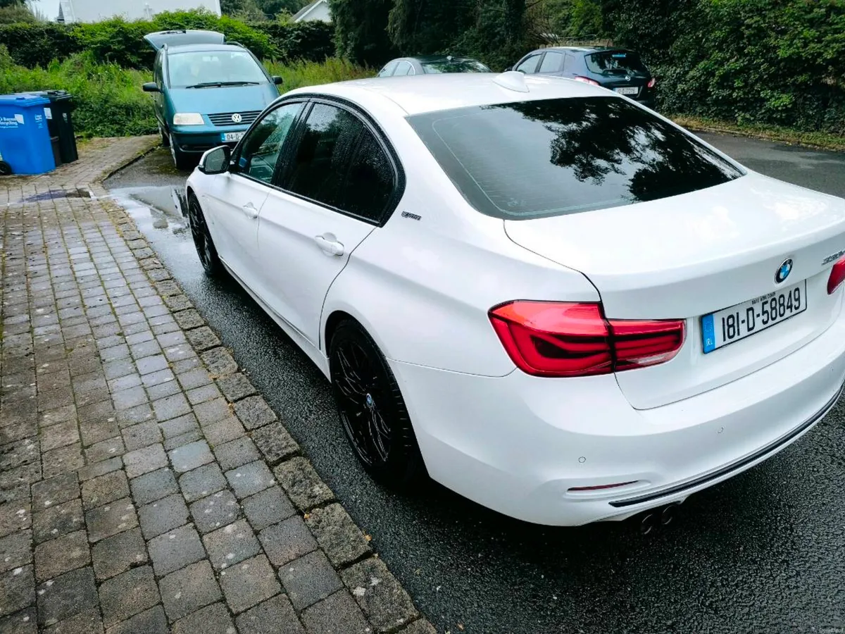 BMW 330e 2018 - Image 5