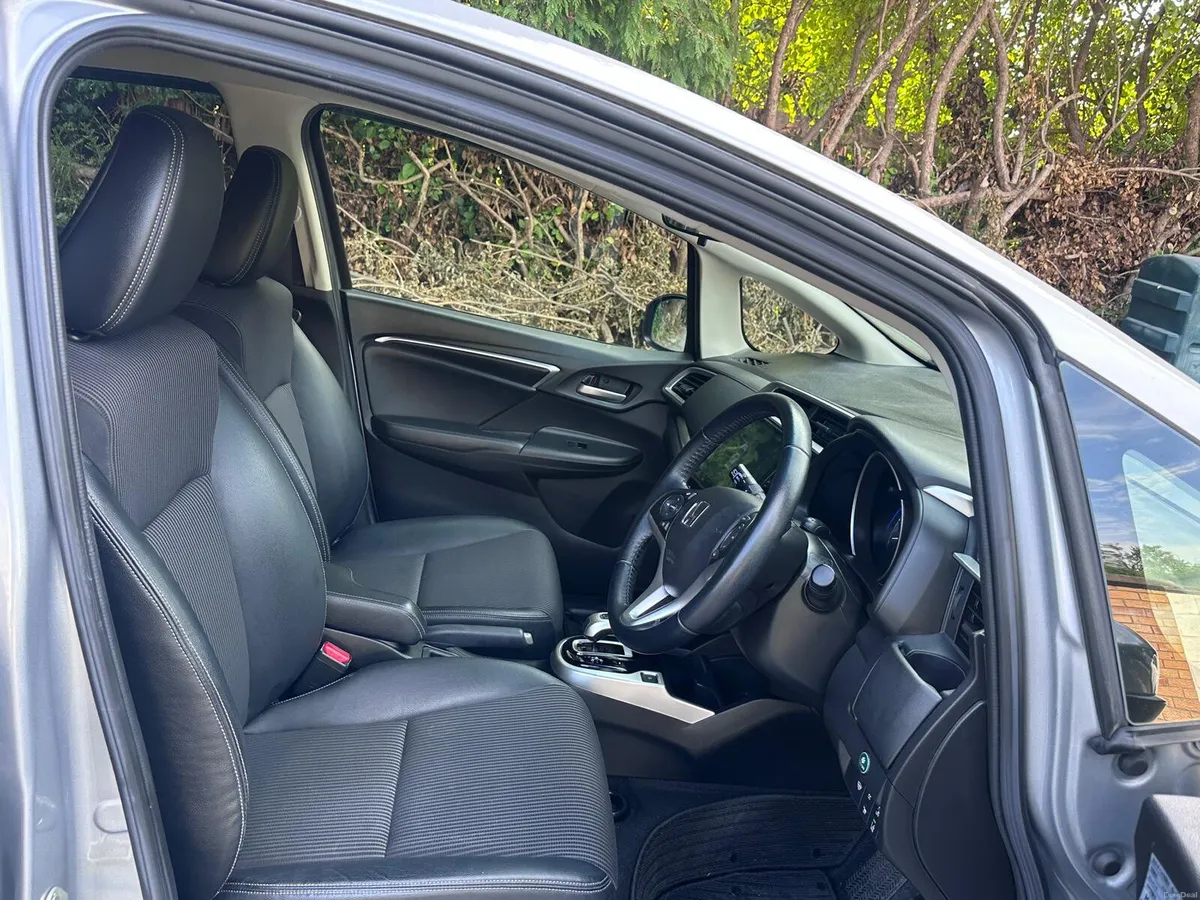 HONDA FIT 2019 LEATHER CRUISE CONTROL - Image 5