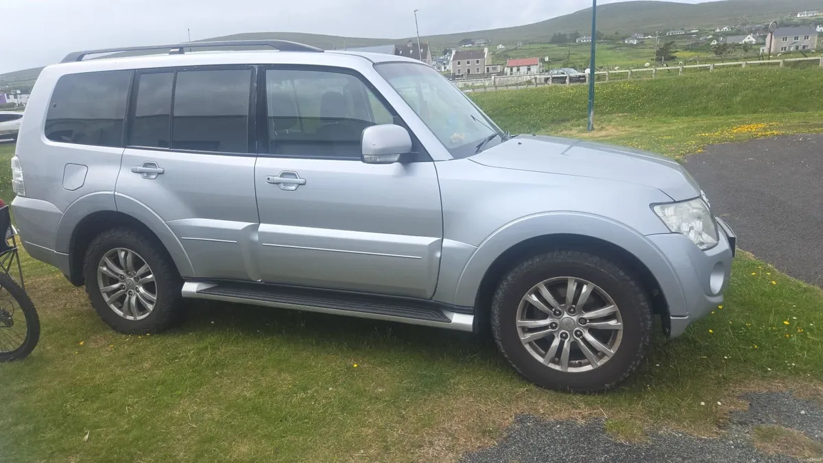 Mitsubishi shogun 2015 - Image 1