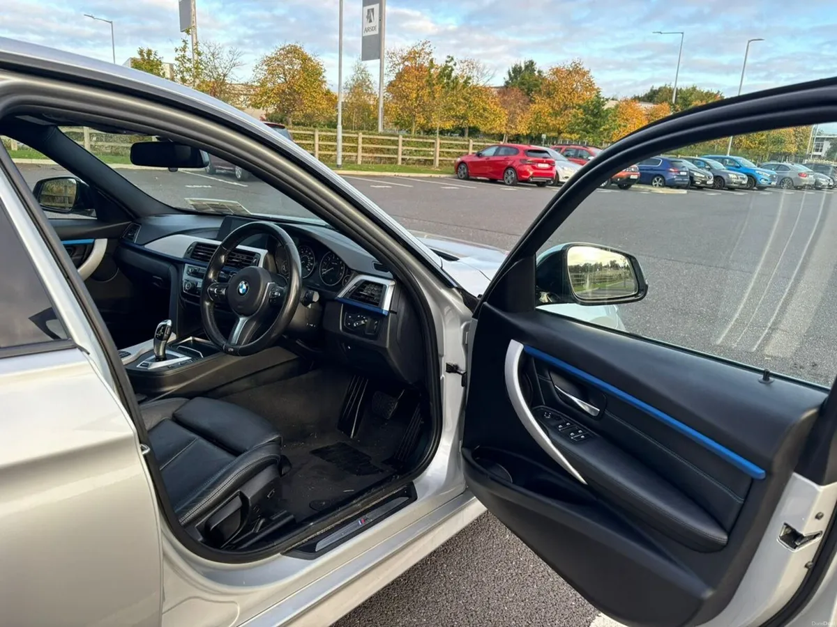 BMW 3-Series 2018 - Image 4