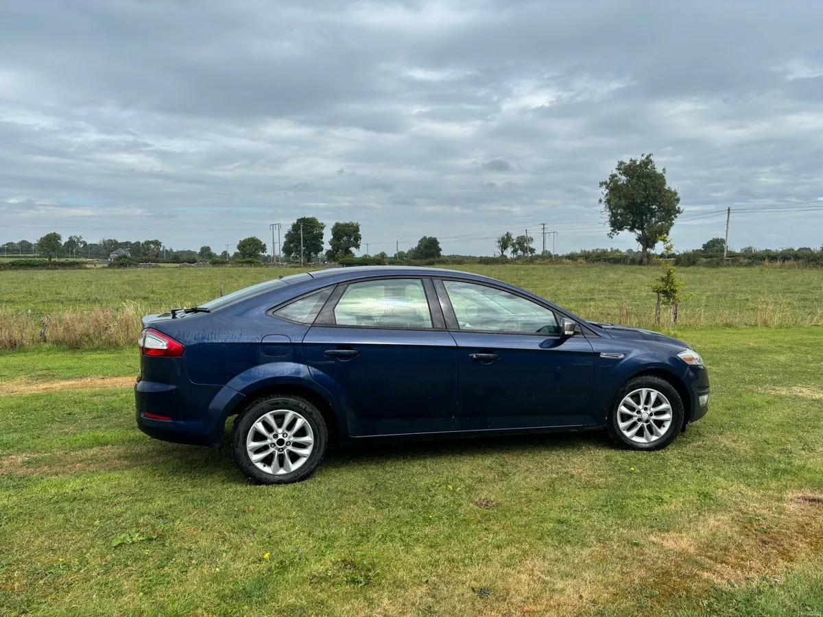 Blue ford mondeo 2010 - Image 2