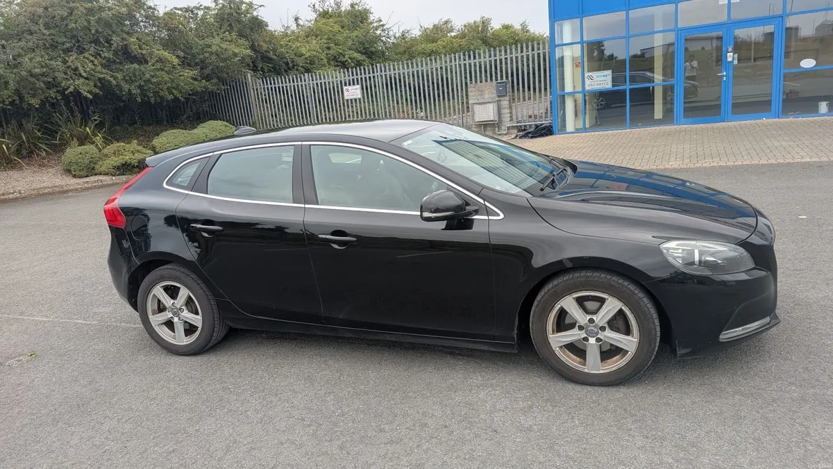 2014 Volvo V40 D2 1.6 Diesel - NCT 05/27 - Image 4