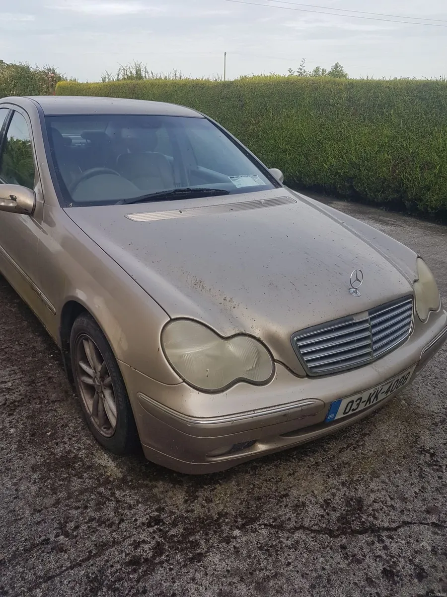 Mercedes-Benz C-Class 2003 - Image 2