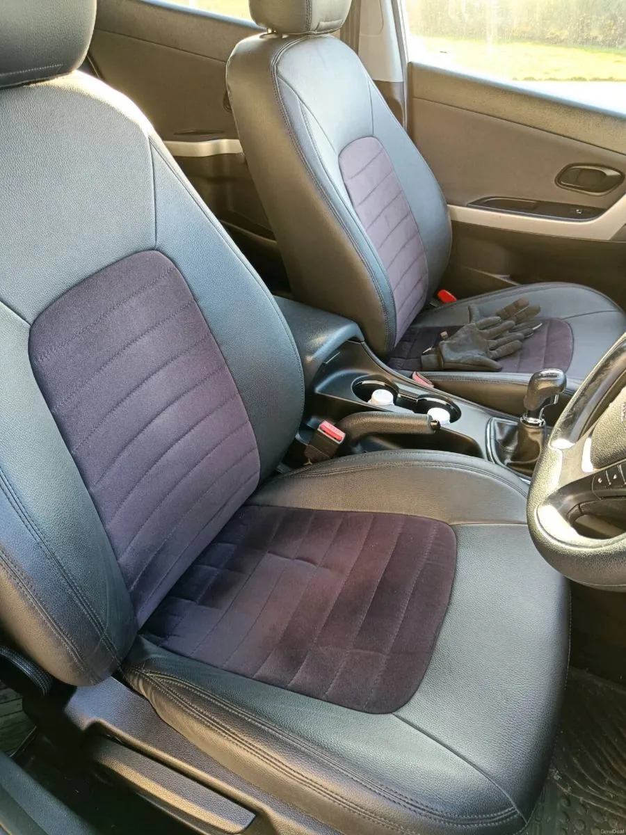 Car - Image 2