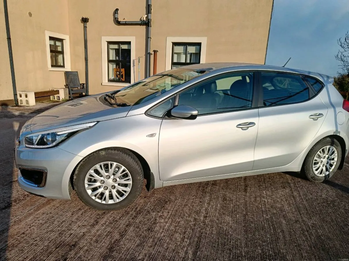 Car - Image 5