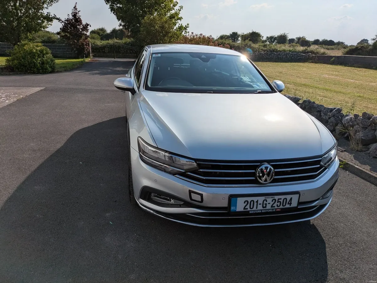 Volkswagen Passat 2020 - Image 2