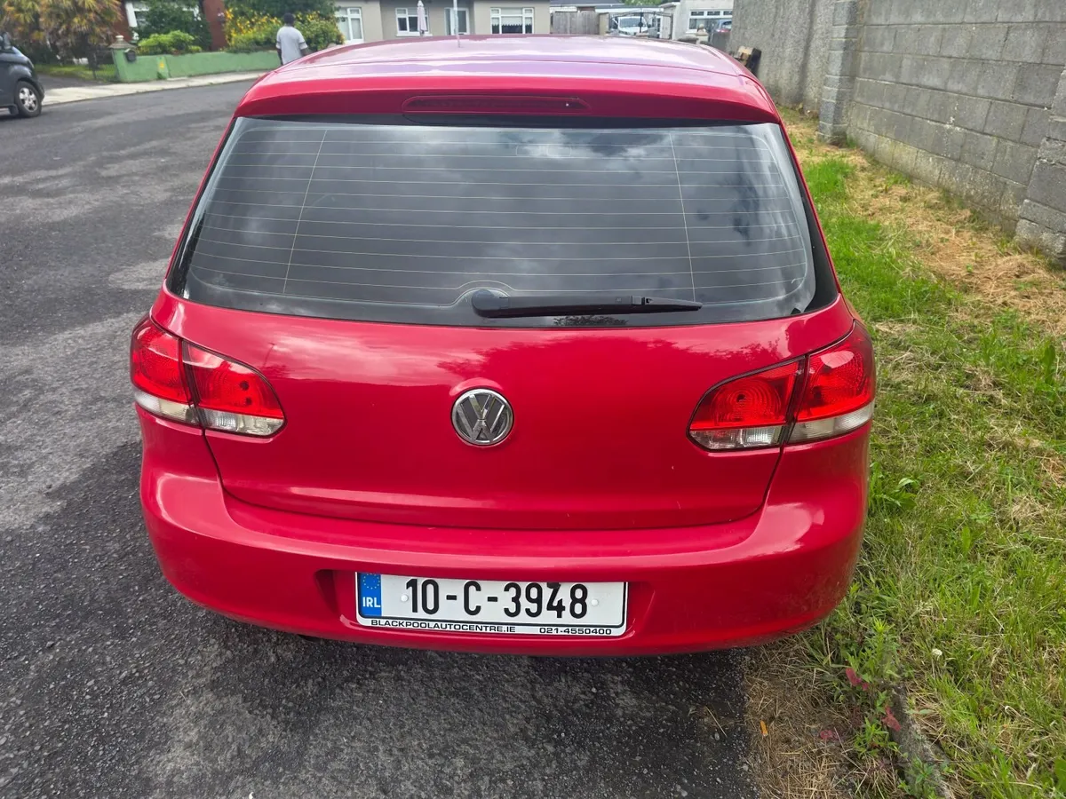 Volkswagen Golf 2010 - Image 2