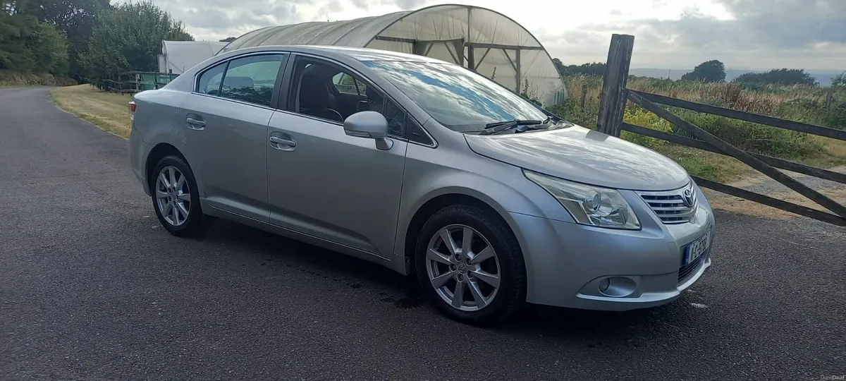 Toyota Avensis 2011 - Image 2