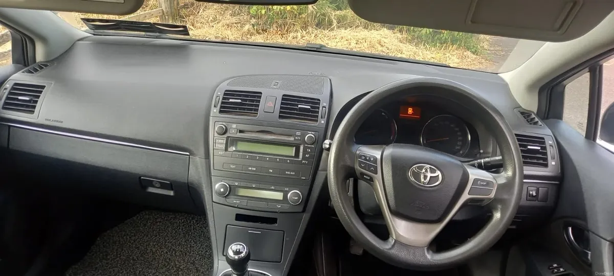Toyota Avensis 2011 - Image 3