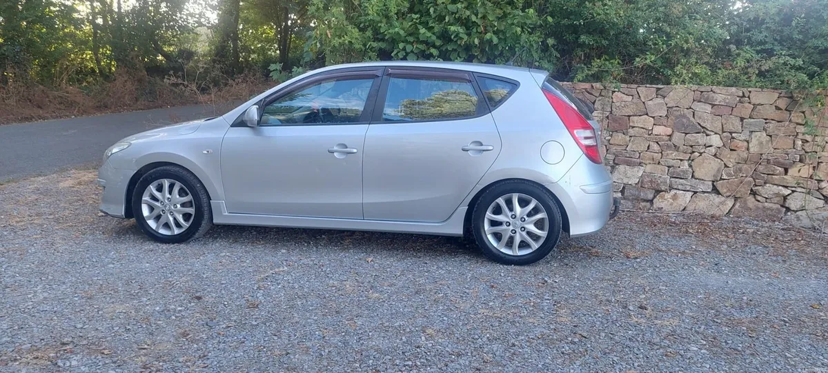 Hyundai i30 Automatic - Image 2