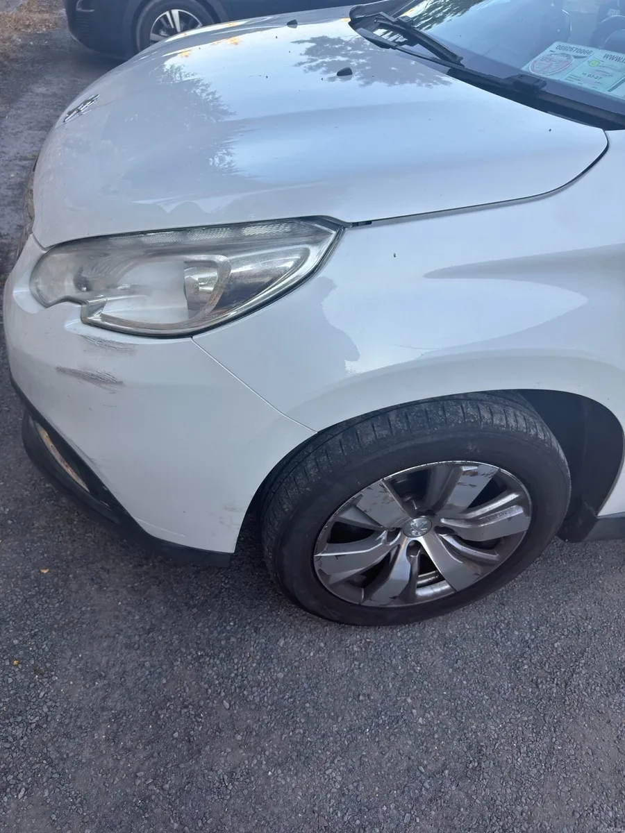 Peugeot 2008 1.2 L petrol automatic - Image 4