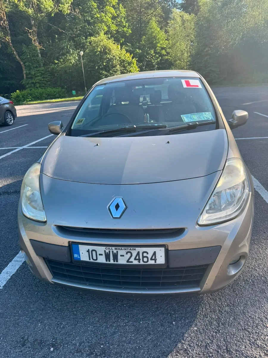 Renault Clio Car - Image 1