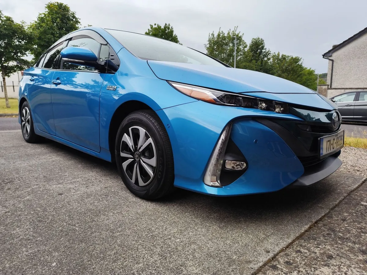 2017 Toyota Prius Plug-In!1Owner!56000Mls!New Nct! - Image 2