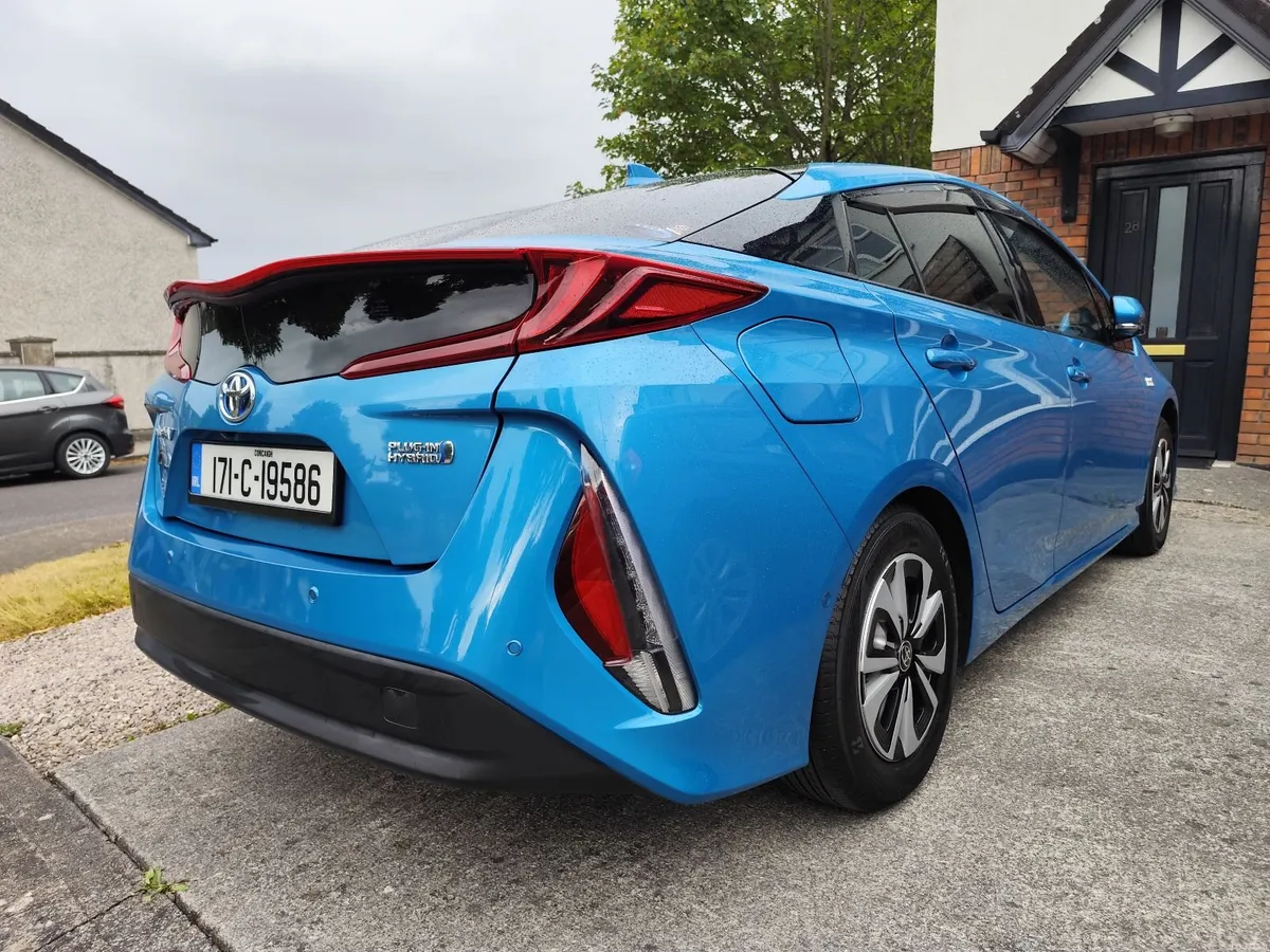 2017 Toyota Prius Plug-In!1Owner!56000Mls!New Nct! - Image 4