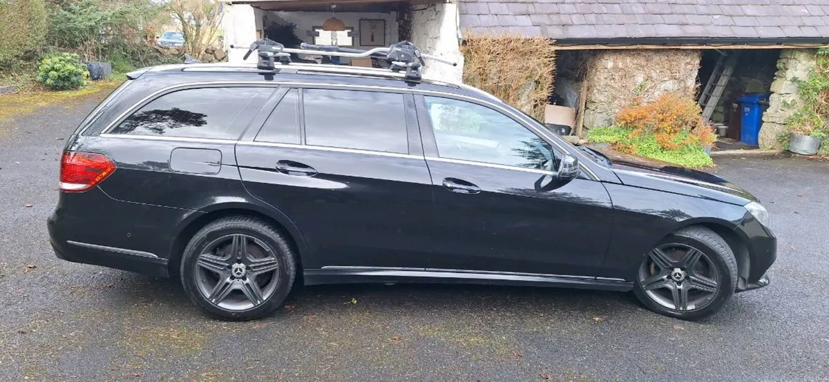 MB E220 - Image 2