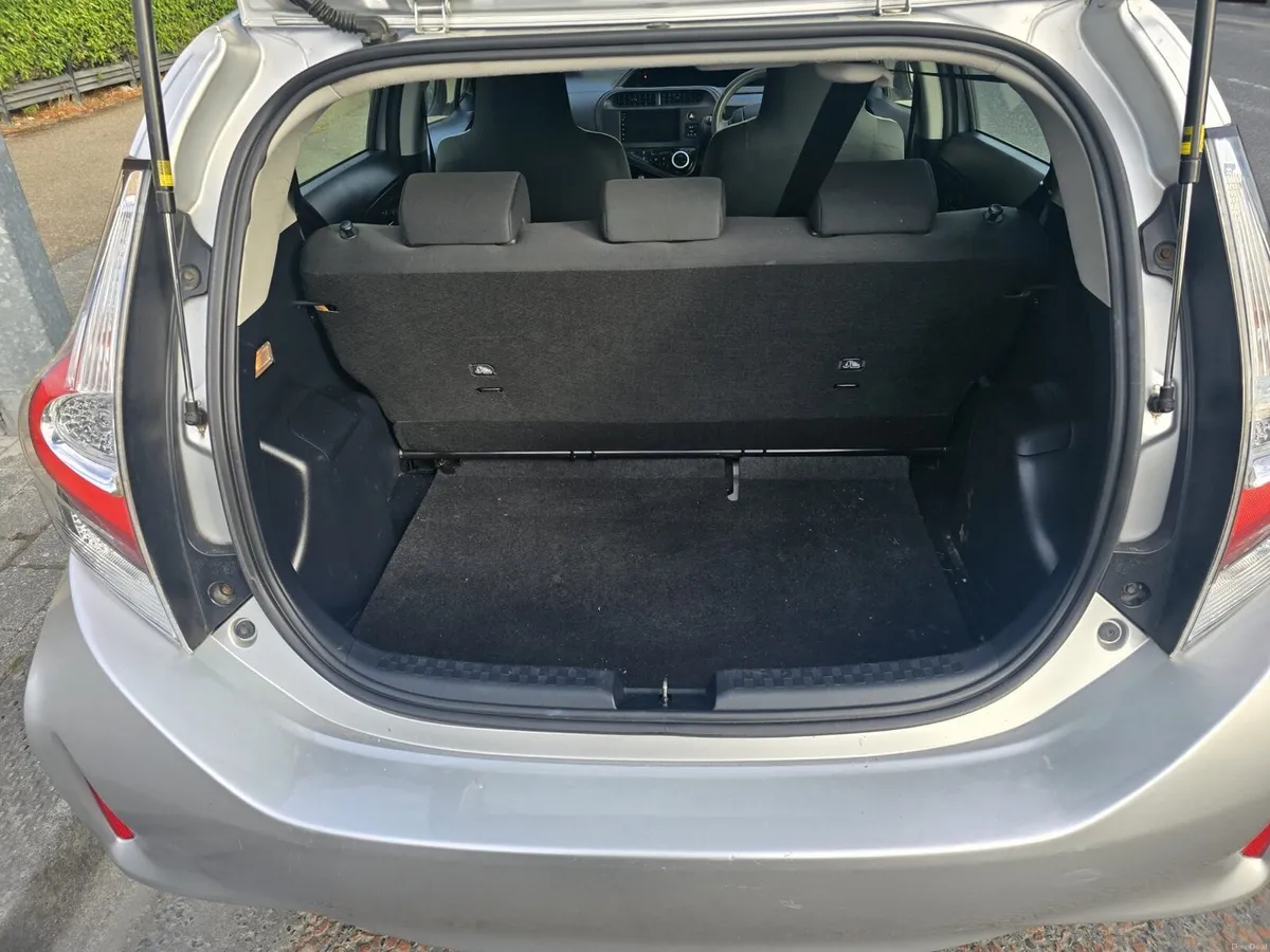 Automatic Toyota Aqua 2018 - Image 5