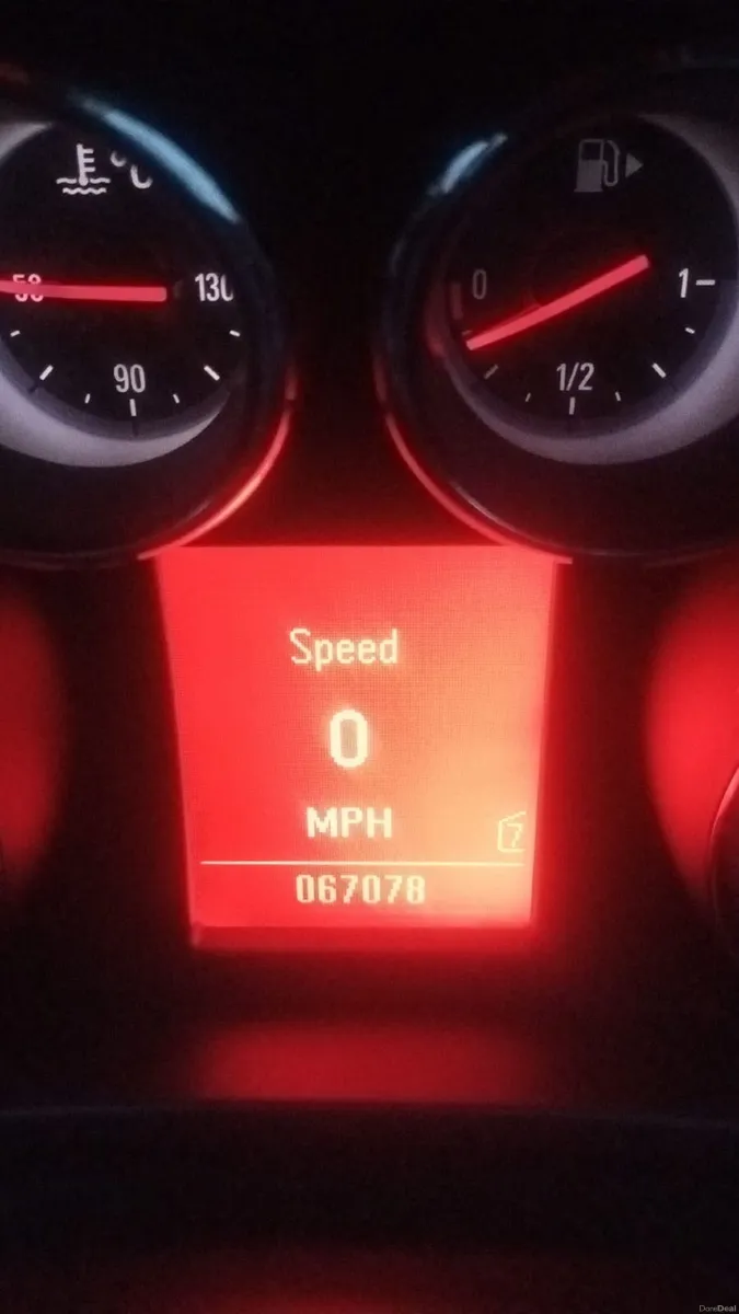 Vauxhall Insignia 2011 YELLOW PLATE - Image 3