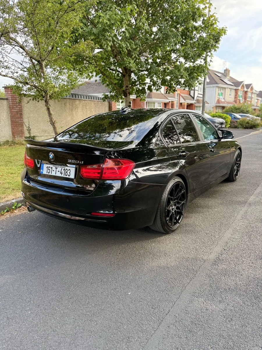 BMW 320D Automatic - Image 5