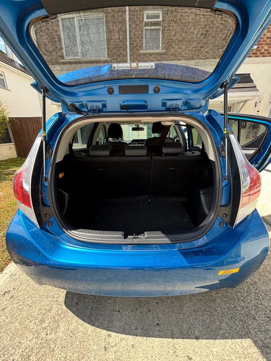 Toyota Aqua 2015 LEATHER SPEC - Image 3