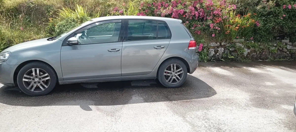 Volkswagen Golf 2011 - Image 1