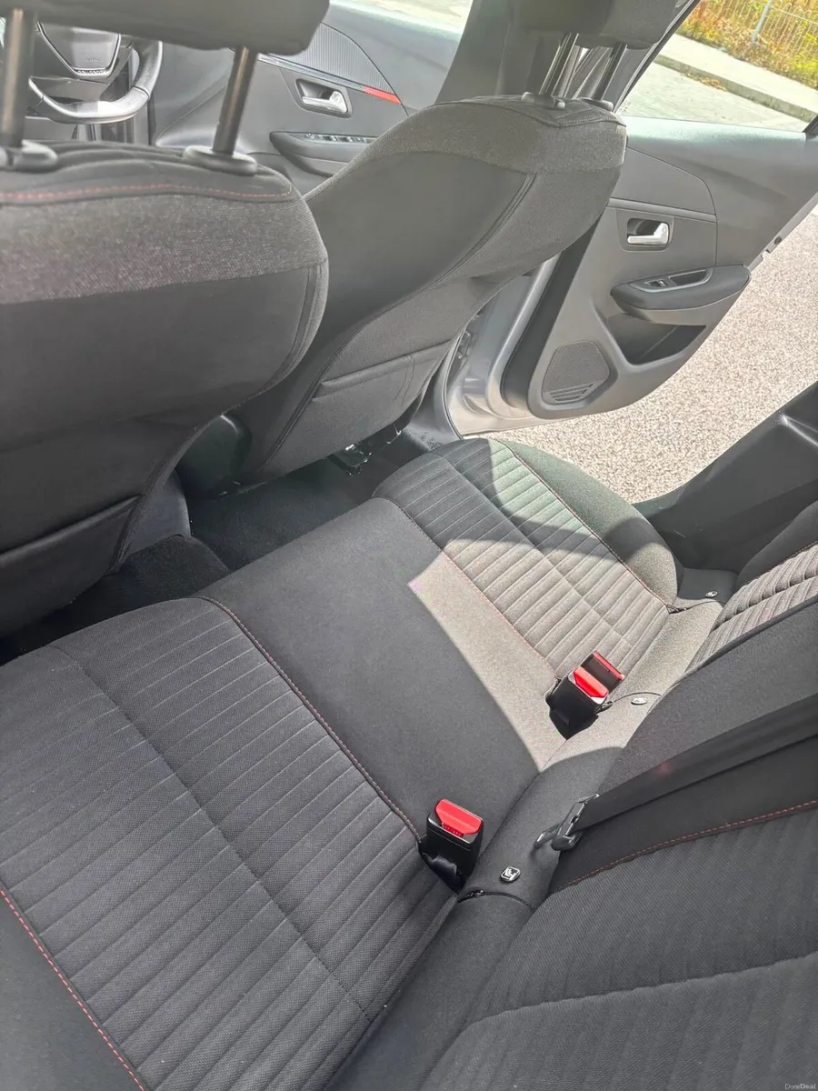 2022 Peugeot 208 - Image 4