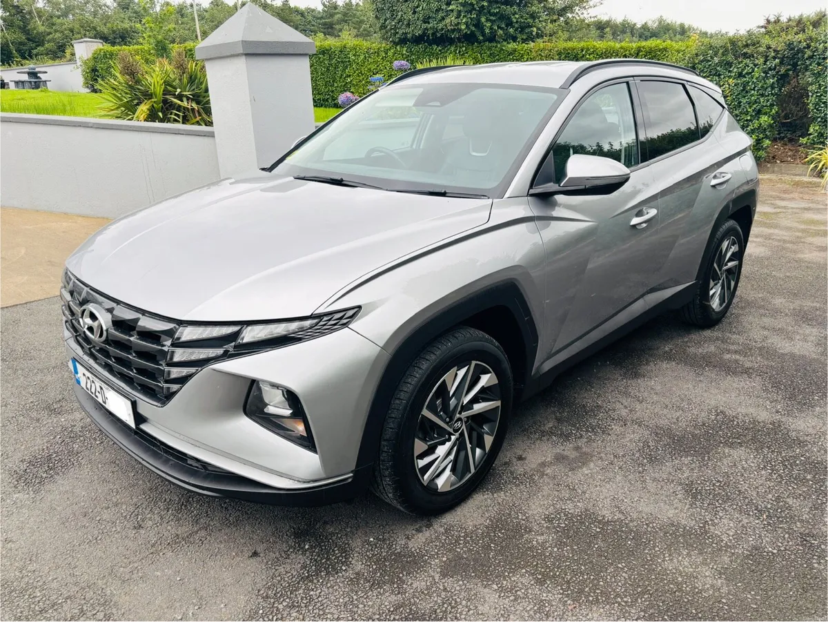 (222) Hyundai Tucson Executive 2022 - Image 2