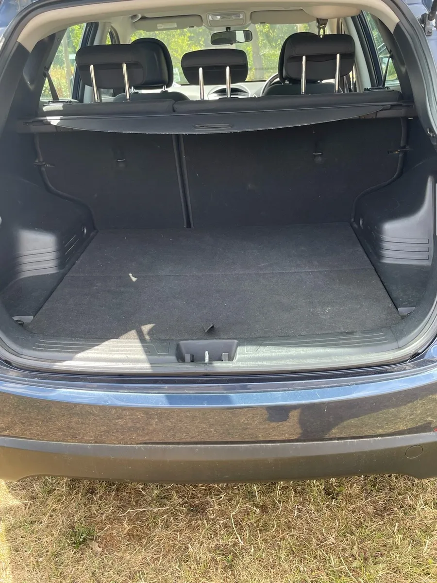 SUV - Image 4