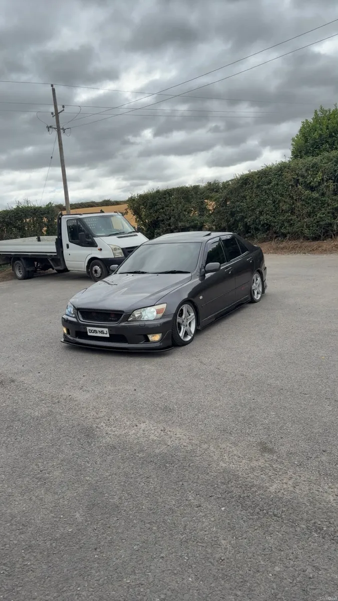 Lexus is200 - Image 1
