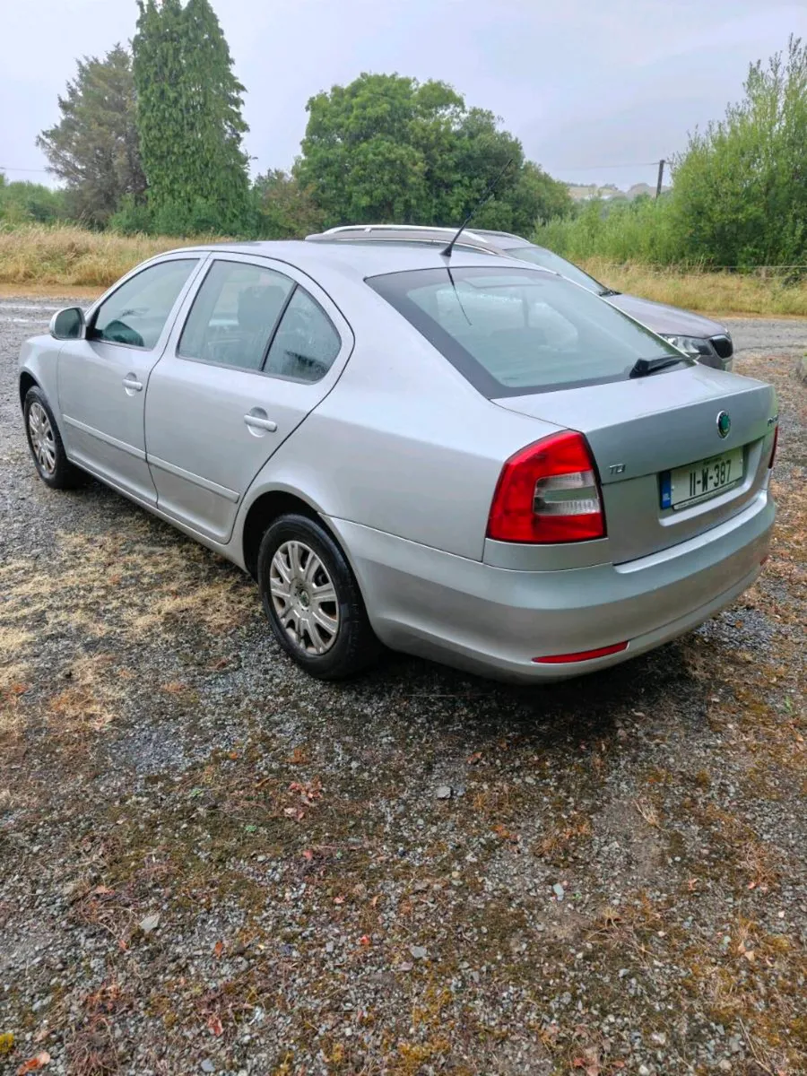 Skoda Octavia Automatic 2011 - Image 4