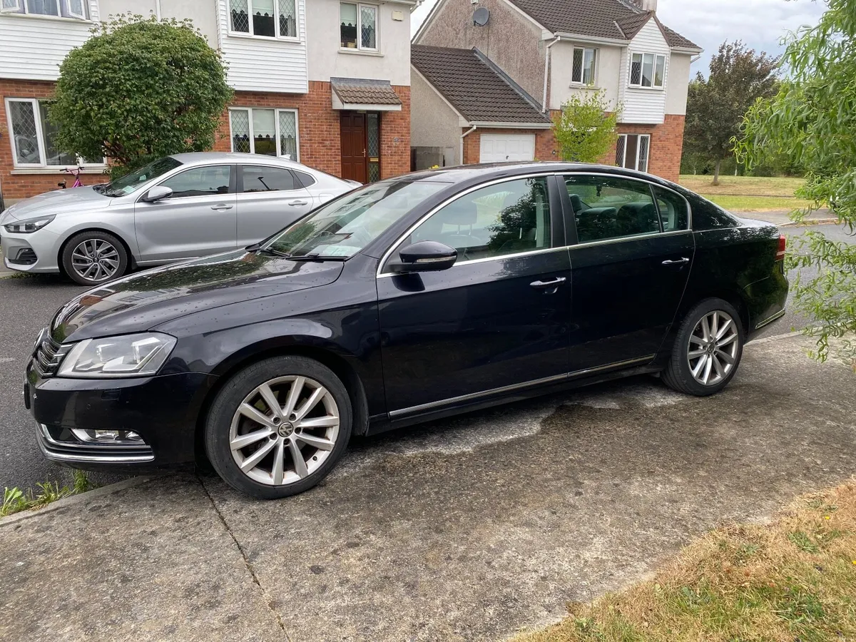 Volkswagen Passat 2012 - Image 1