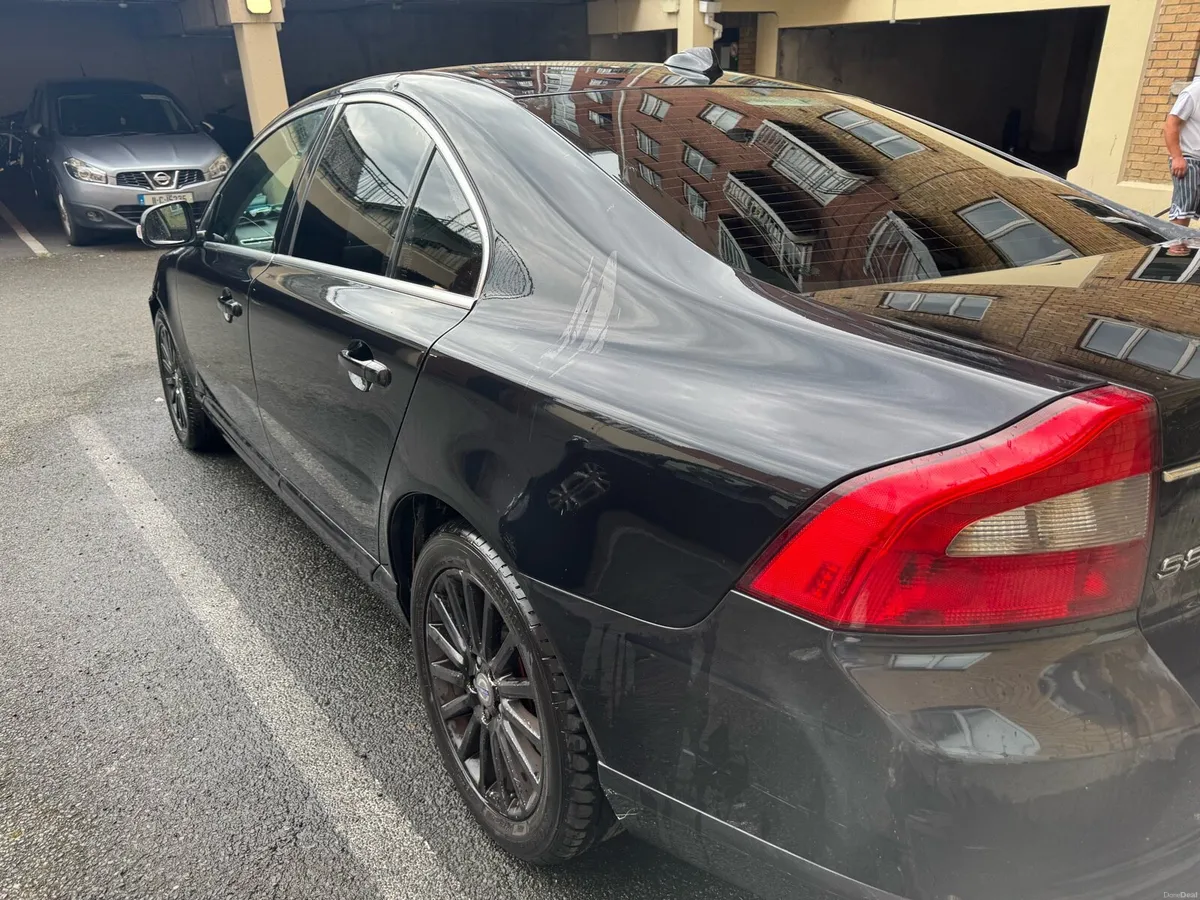 Car - Image 1