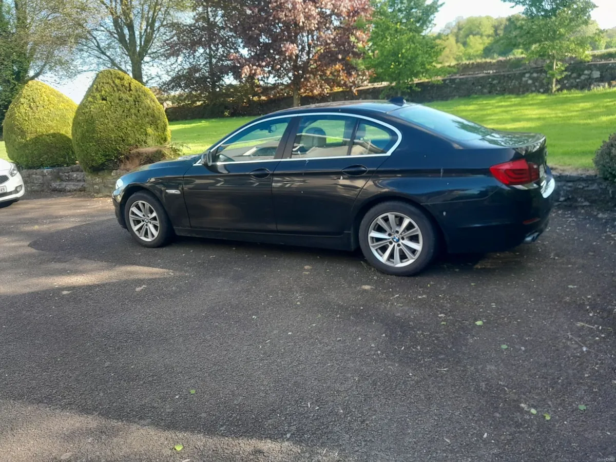 BMW 5-Series 2011 - Image 5