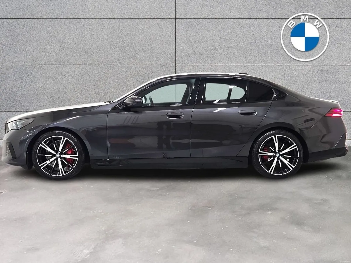 BMW i5 eDrive40 M Sport Pro Saloon - Image 3
