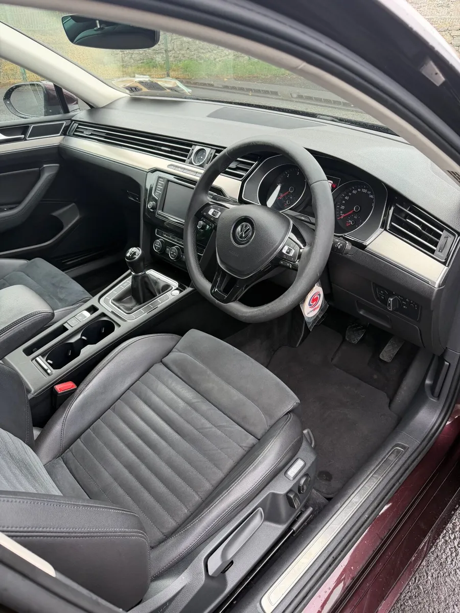 Volkswagen Passat 2016 - Image 6