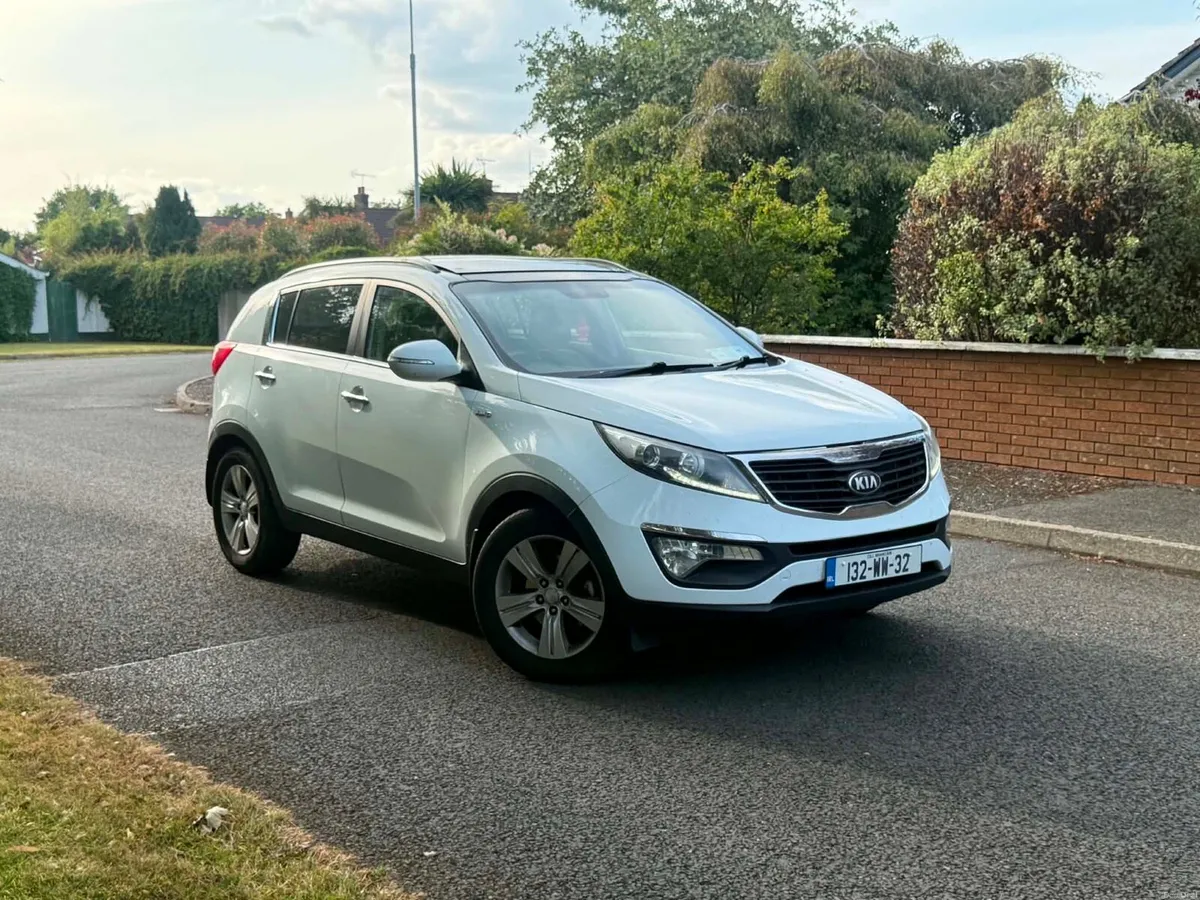 2013 Kia sportage 2L deisel 4X4 nct and tax - Image 2