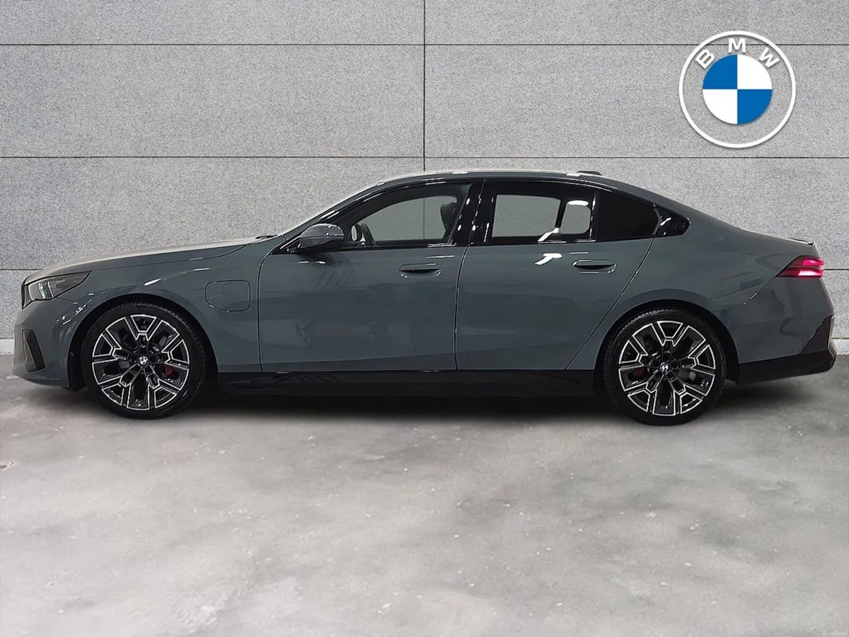 BMW 5-Series 530e M Sport Pro Saloon - Image 3