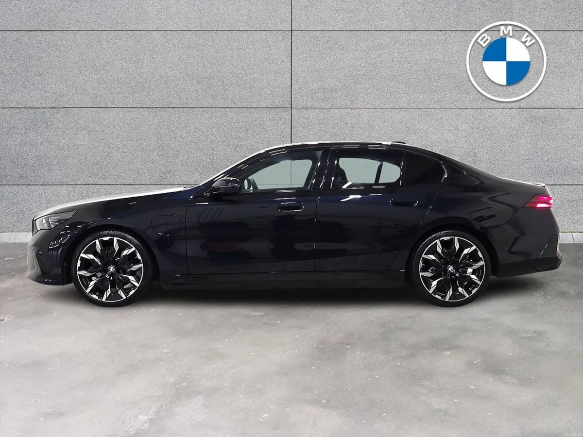 BMW 5-Series 530e M Sport Pro Saloon - Image 3