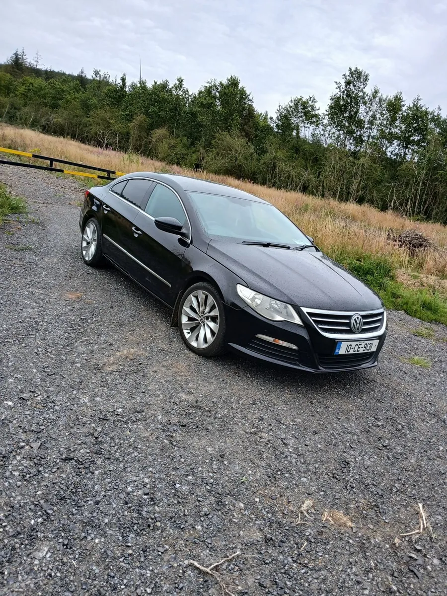 Volkswagen Passat 2010 - Image 1