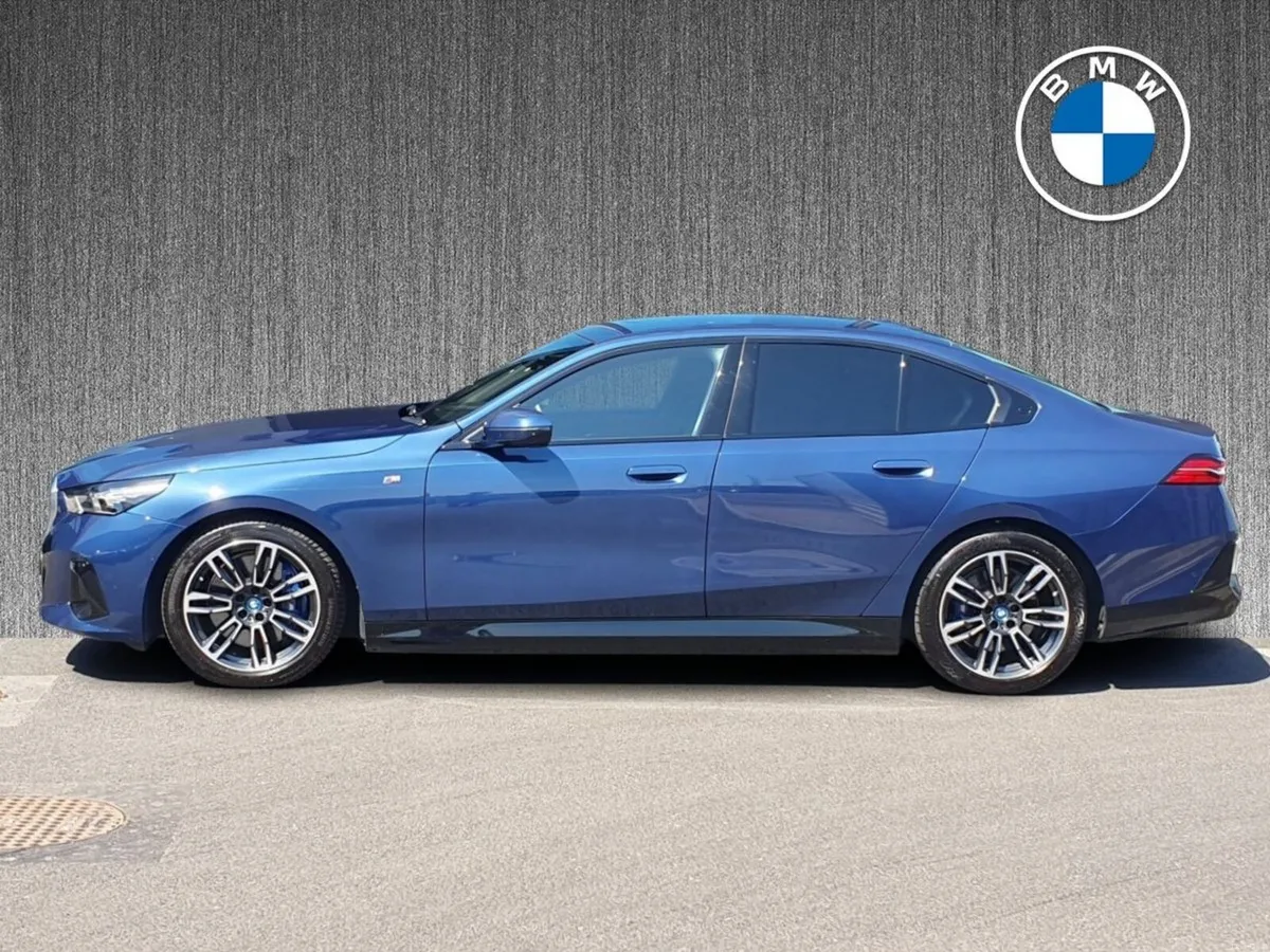 BMW i5 eDrive40 M Sport Saloon - Image 3